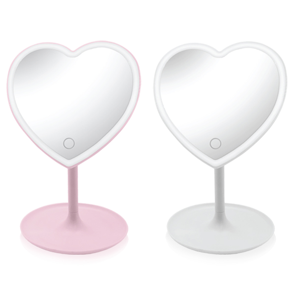 מראה מעוצבת בצורת לב עם תאורה