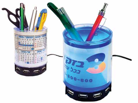 מפצל USB כוס לעטים עם לוח שנה מפצל USB כוס לעטים עם לוח שנה